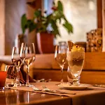 山林小屋 巍斯峰酒店
