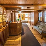 巍斯峰酒店 山林小屋